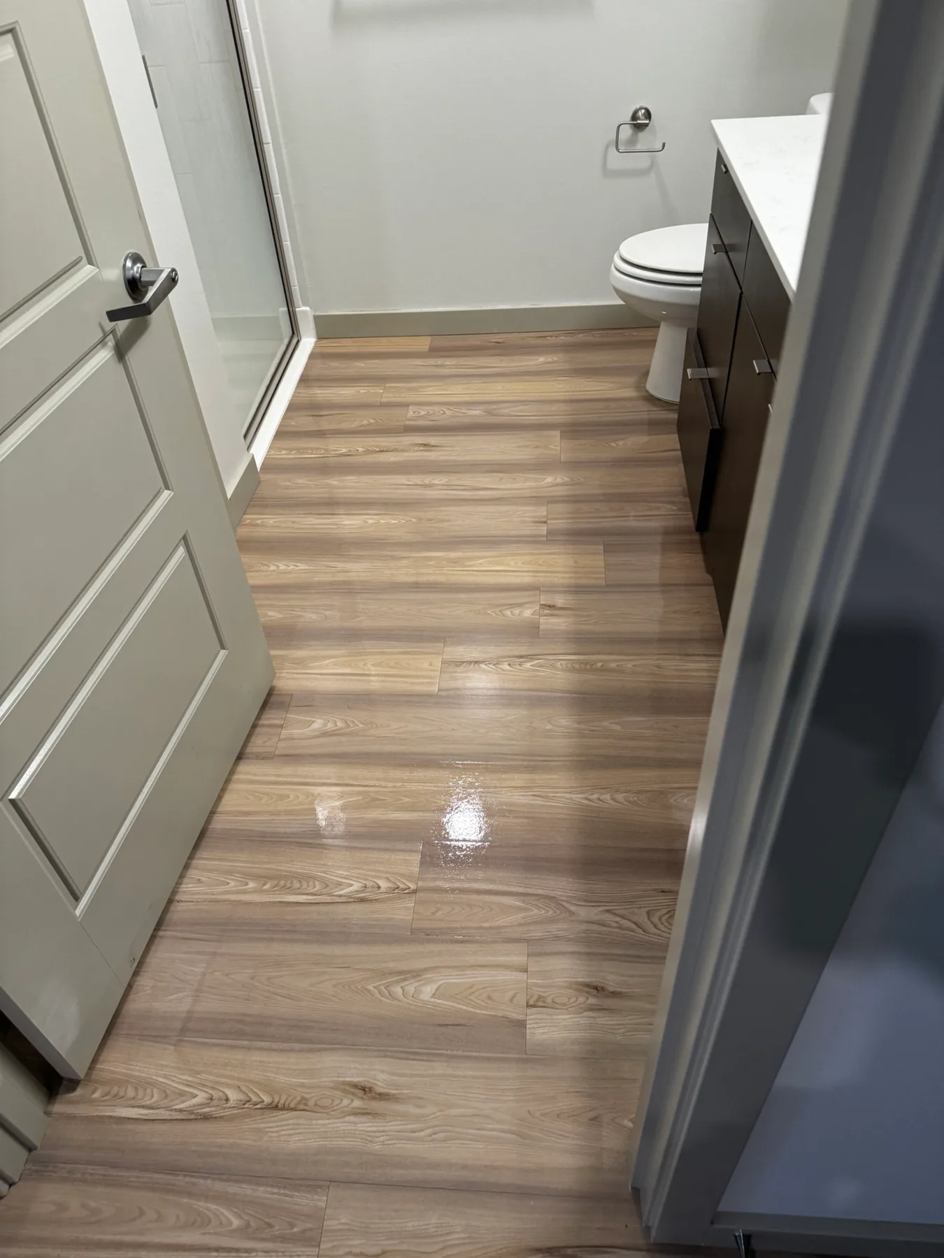 Bathroom vinyl floor after cleaning